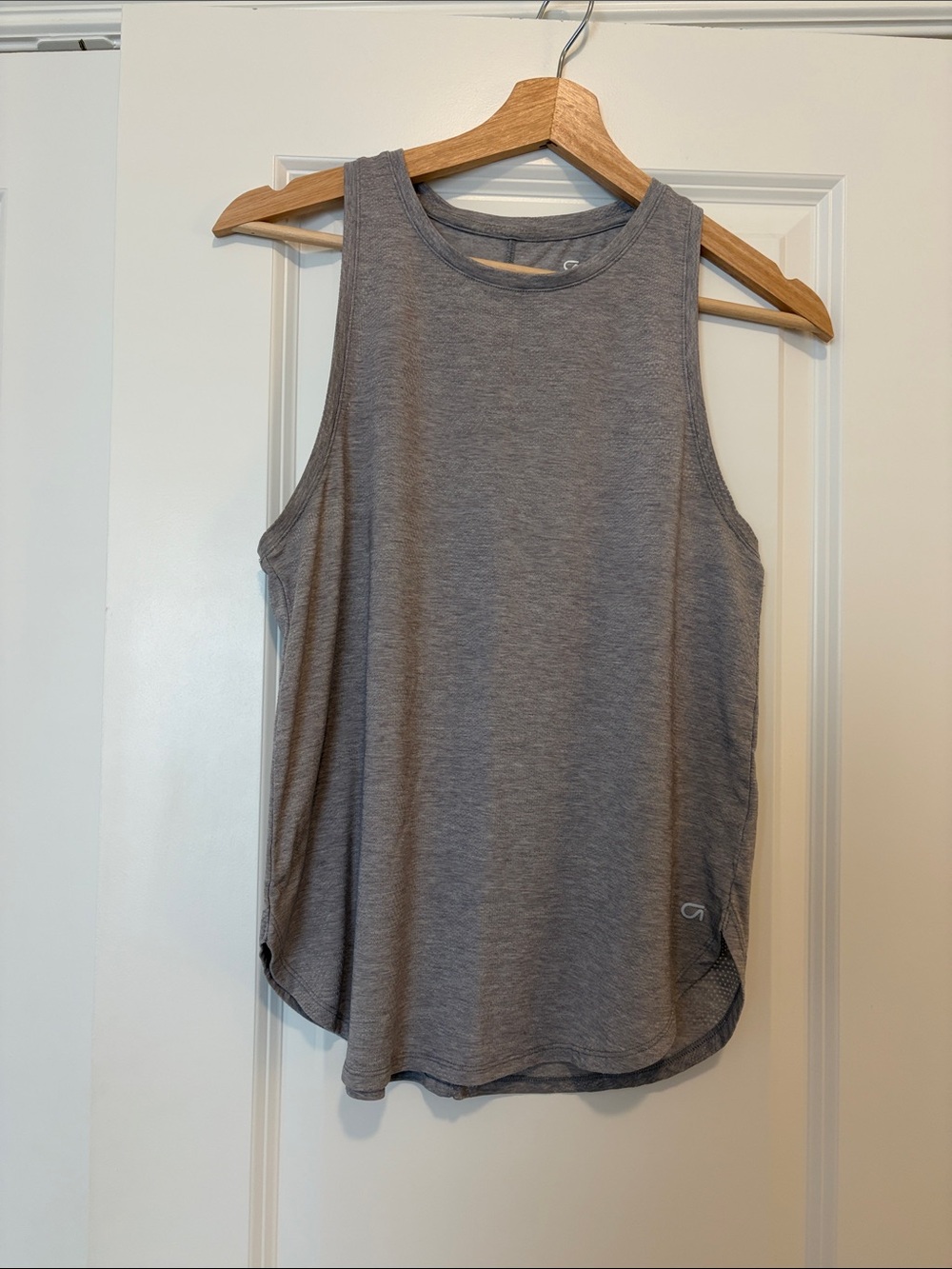 GAP GapFit Sleeveless Tank Top in Light Grey Size XS